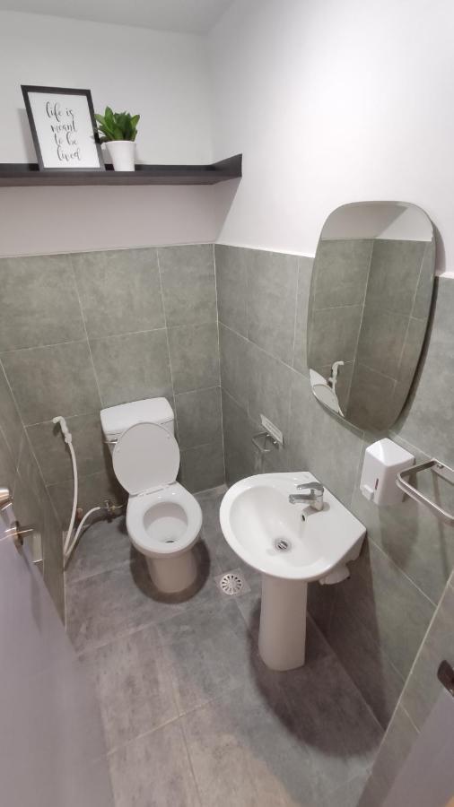 Nomad'S Hub - Best Value Co-Living Hostel Cebu Esterno foto